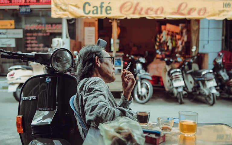 Khám phá 3 Nét khác biệt trong Văn Hóa Cà Phê của Hà Nội và Sài Gòn cùng The Book Cabin